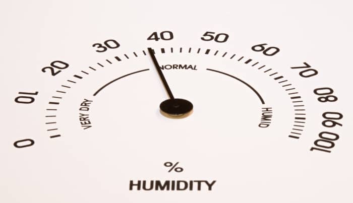 how to measure humidity in house