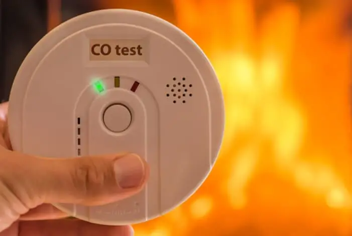 is carbon monoxide heavier or lighter than air